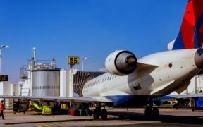340_-How-Delta-Compensated-Passengers-Amid-Maggot-Mishap-Mid-Flight