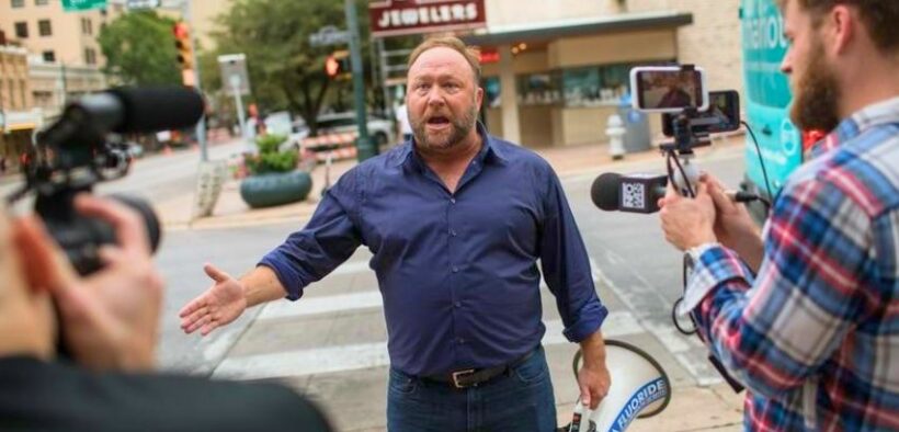 384_-Alex-Jones-Issues-Dire-Warning-to-Trump-Over-COVID-Vaccine-Comments_-Is-the-Right-Wing-Divided