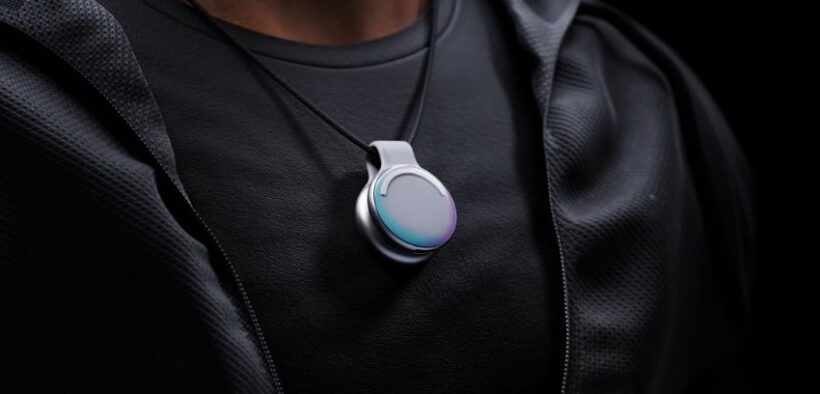 460_-How-is-Limitless-Redefining-Wearable-Tech-with-the-Worlds-Smallest-AI-Pendant