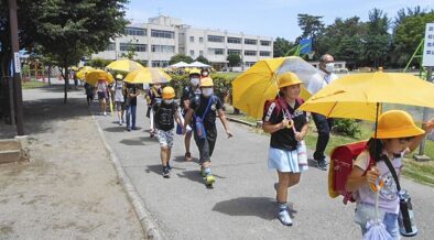 489-Record-Breaking-Temperatures-Southeast-Asias-Schools-Shut-Down-as-Mercury-Soars