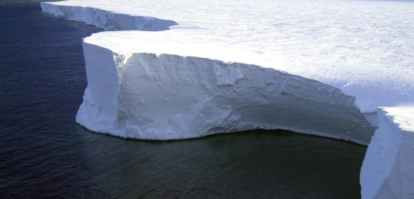 818-Worlds-Largest-Iceberg-A23a-Begins-Drifting-Again